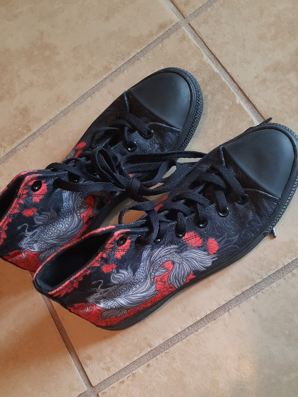 Raad Black High-Top Sneakers with Red Artistic Koi/Dragon Print Size 8.5